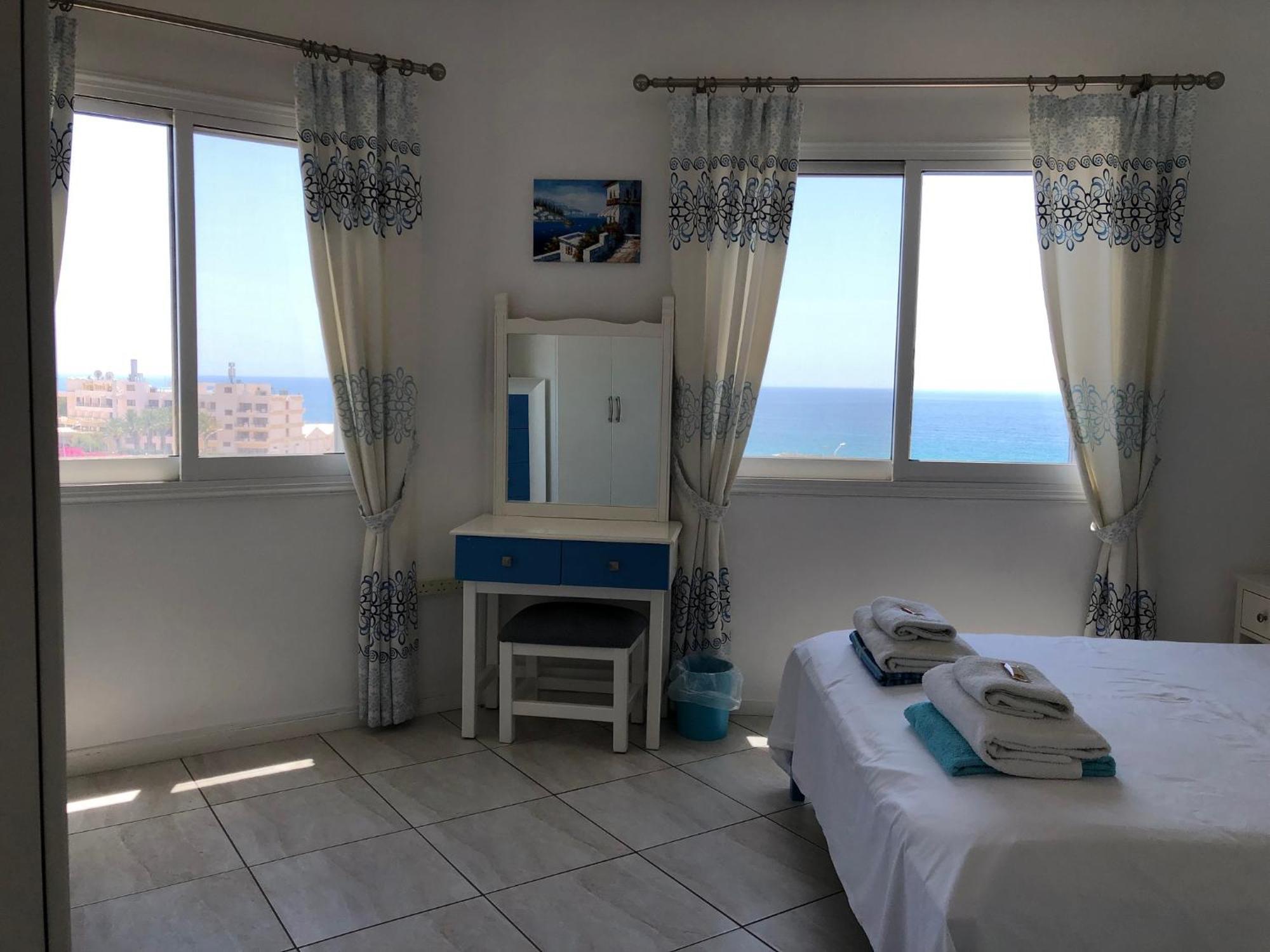 Kings Palace - Modern Penthouse With Incredible Sea Views 파포스 외부 사진