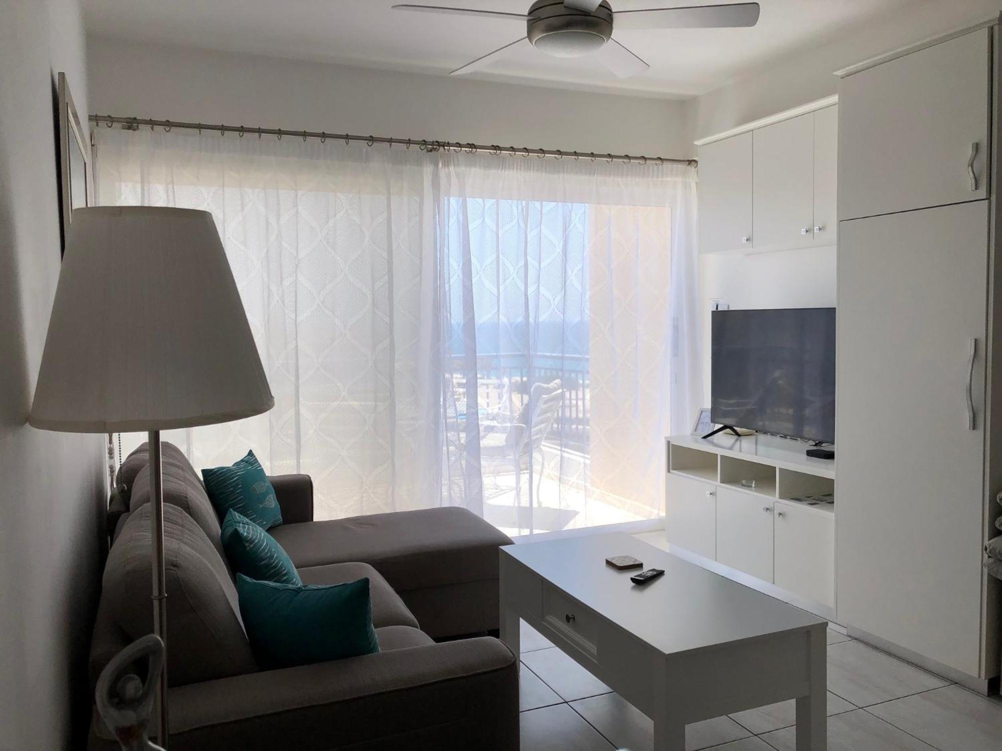 Kings Palace - Modern Penthouse With Incredible Sea Views 파포스 외부 사진