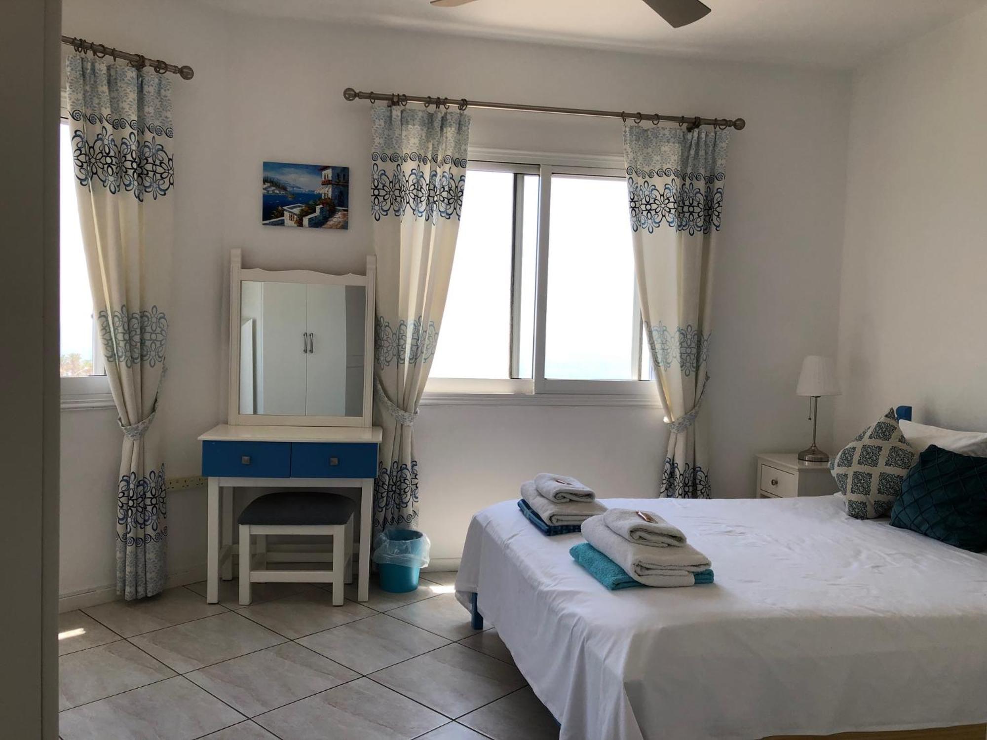 Kings Palace - Modern Penthouse With Incredible Sea Views 파포스 외부 사진