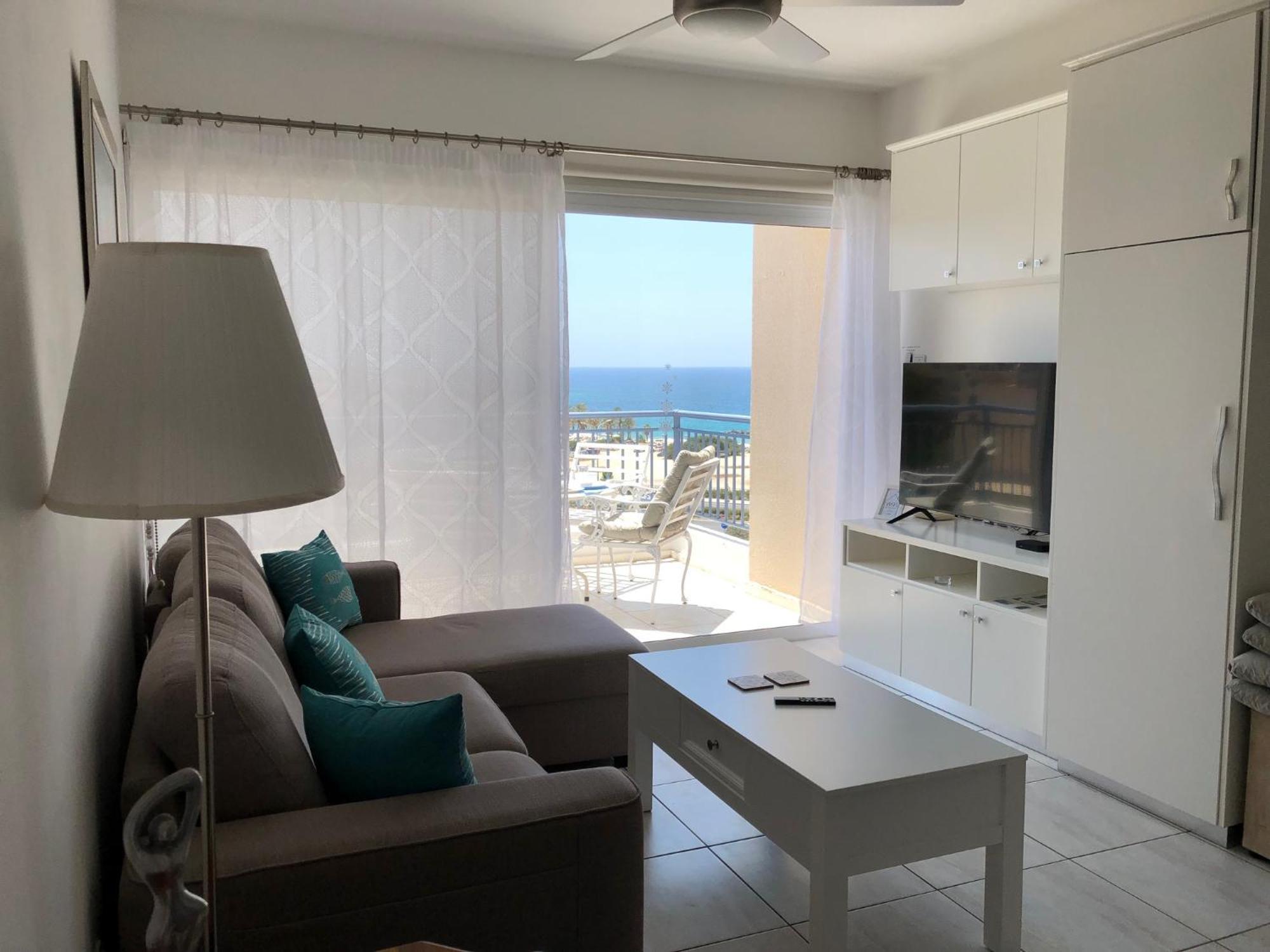 Kings Palace - Modern Penthouse With Incredible Sea Views 파포스 외부 사진