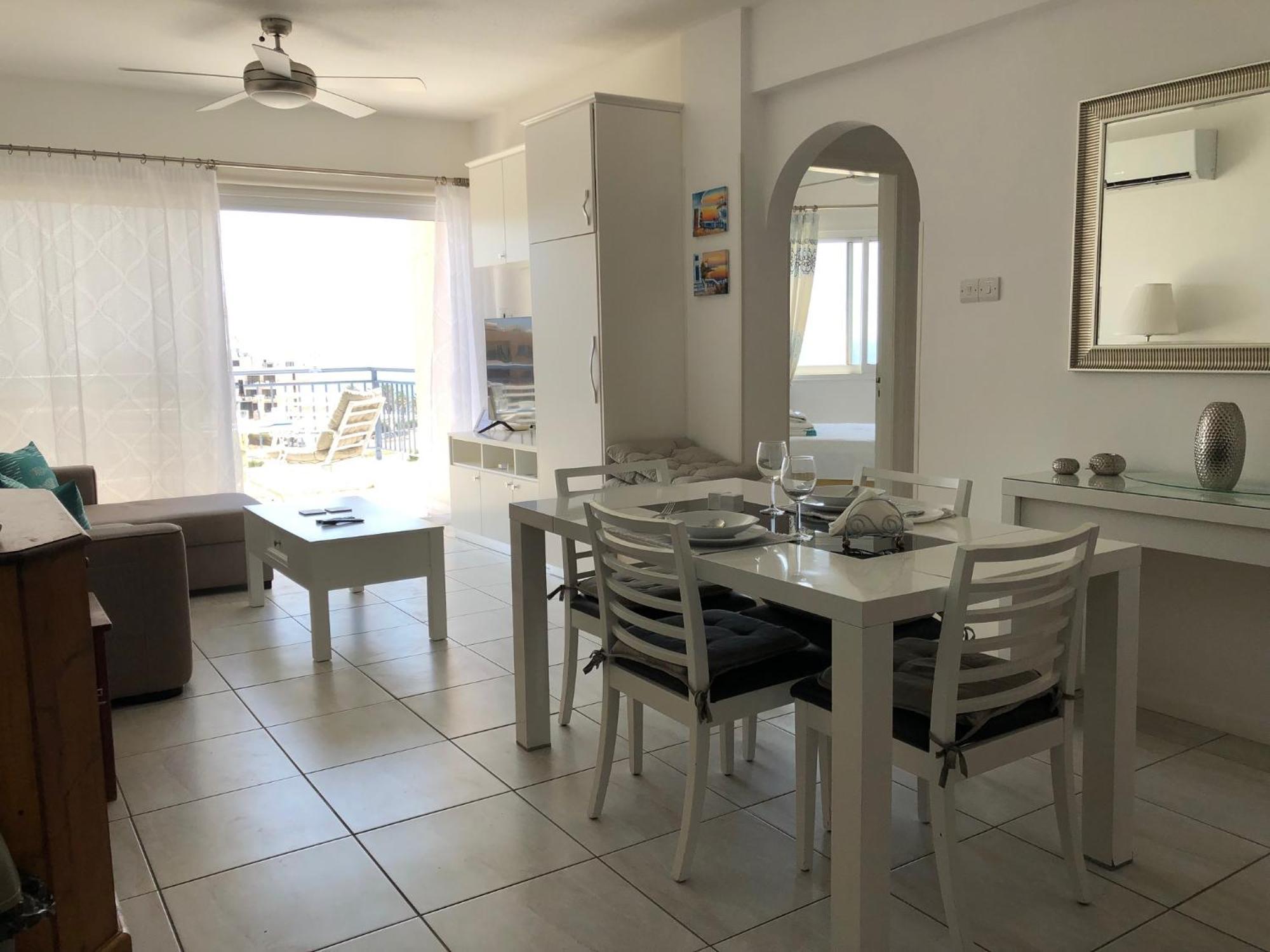 Kings Palace - Modern Penthouse With Incredible Sea Views 파포스 외부 사진