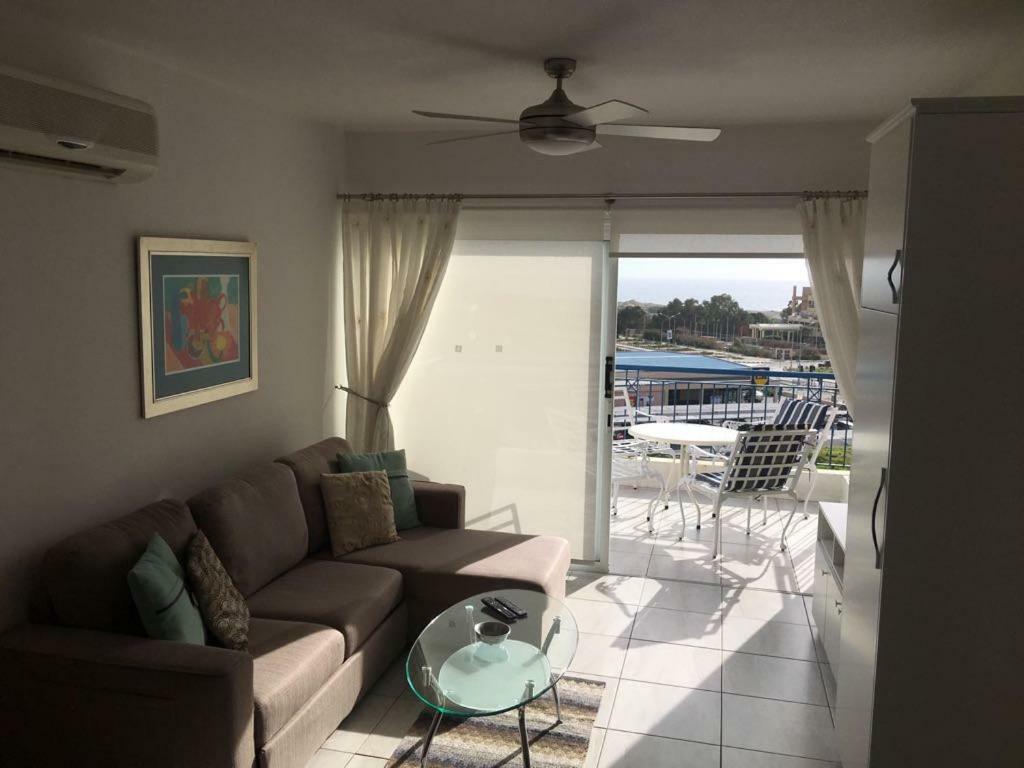 Kings Palace - Modern Penthouse With Incredible Sea Views 파포스 외부 사진